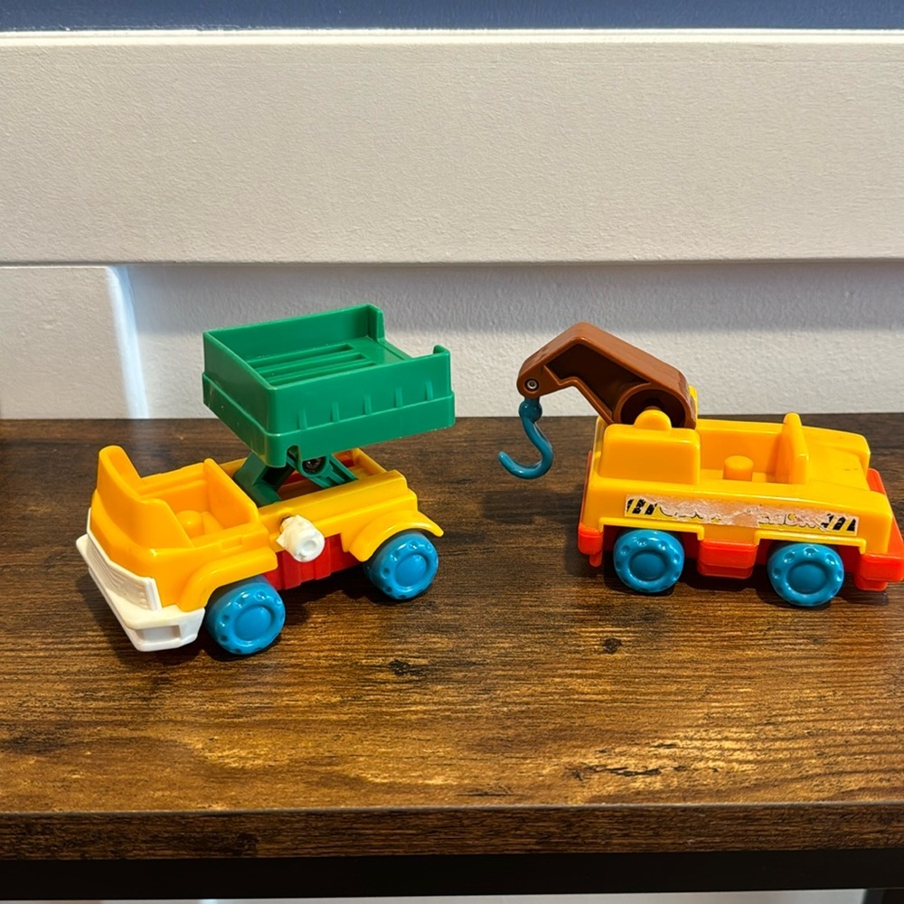 Vintage Playskool Pickup Dump Crane Farm Truck Yellow Cab Green Bed Blue Wheels